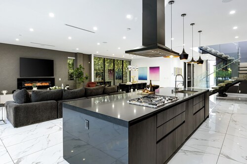 West Hollywood Gem w/ Pool, Hot Tub & Fire Pit Near Melrose Ave