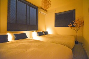 4 bedrooms, iron/ironing board, WiFi