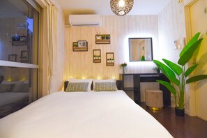 4 bedrooms, iron/ironing board, WiFi - 1 minute to Universal Studios Japan! Stay in a comfortable house with 2 showers & 2 toilets! (Shimaya Konohana-ku Osaka city)