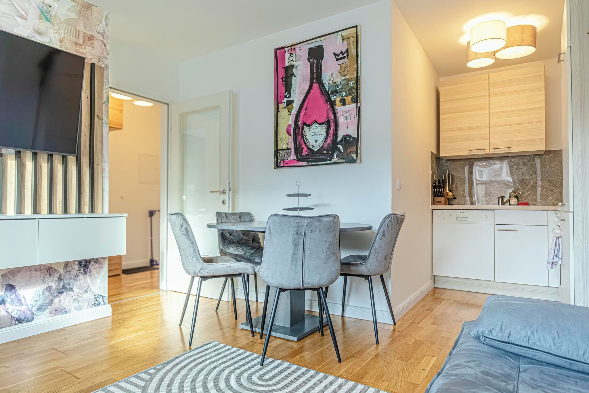 Basic Apartment | Living room