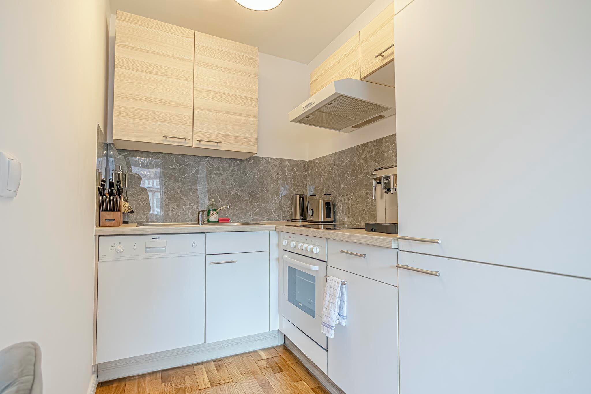 Basic Apartment | Private kitchen