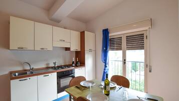 Kühlschrank, Herdplatte