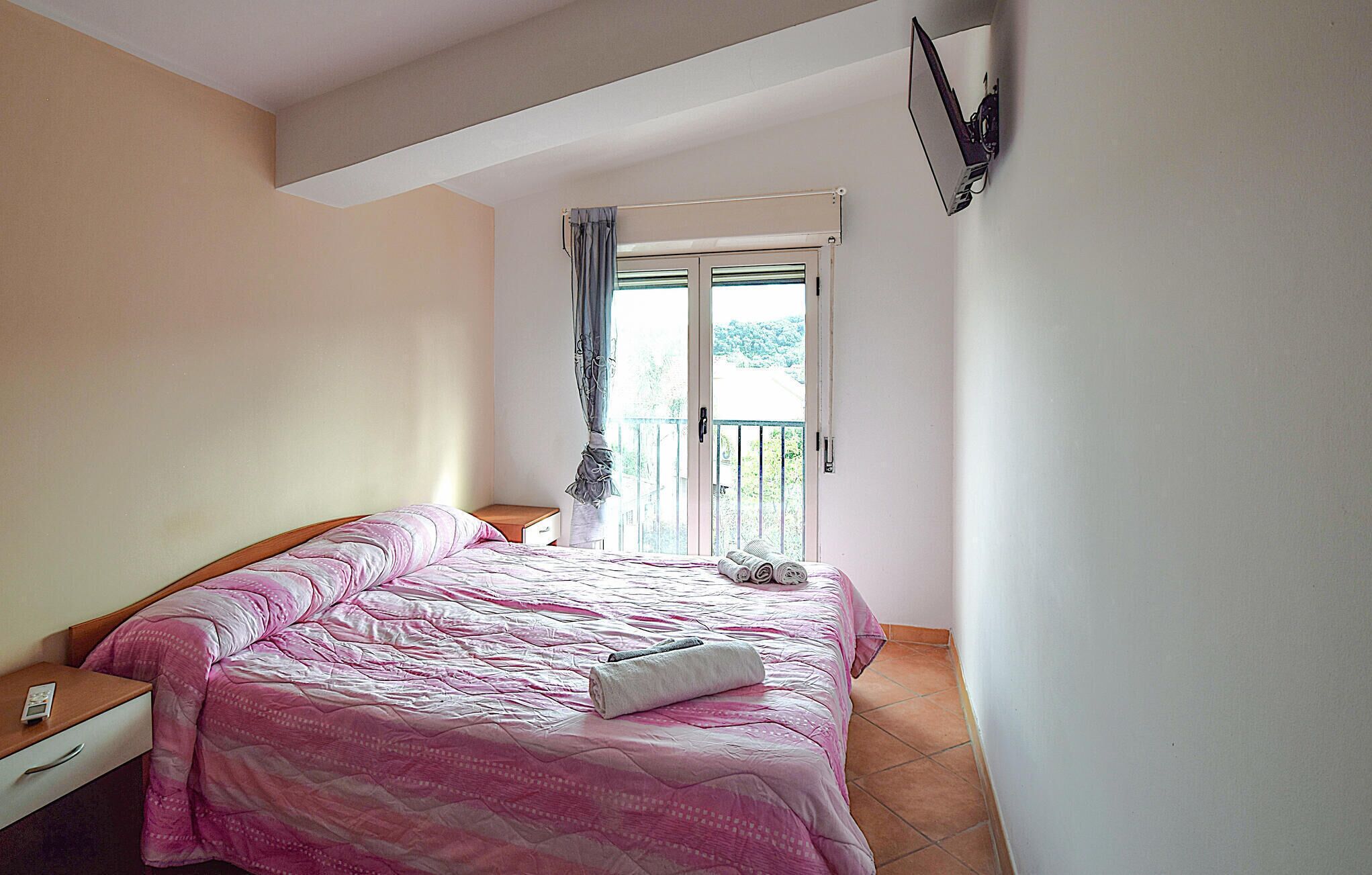 1 camera, Wi-Fi gratuito