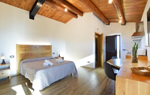 Travel cot - Lovely home in Frazione Marcellano (Frazione Marcellano)