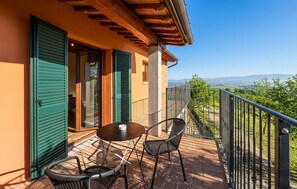 Terrace/patio - Lovely home in Frazione Marcellano (Frazione Marcellano)
