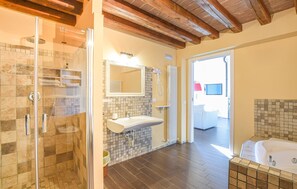 Hair dryer - 1 bedroom nice home in Frazione Marcellano (Frazione Marcellano)