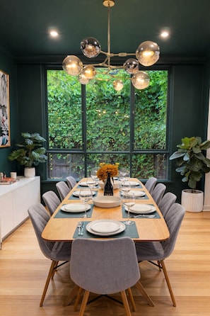 Dining - Elwood Retreat - Sauna, 4 bedrooms, large garden, close to shops, cafe, train (Elwood)