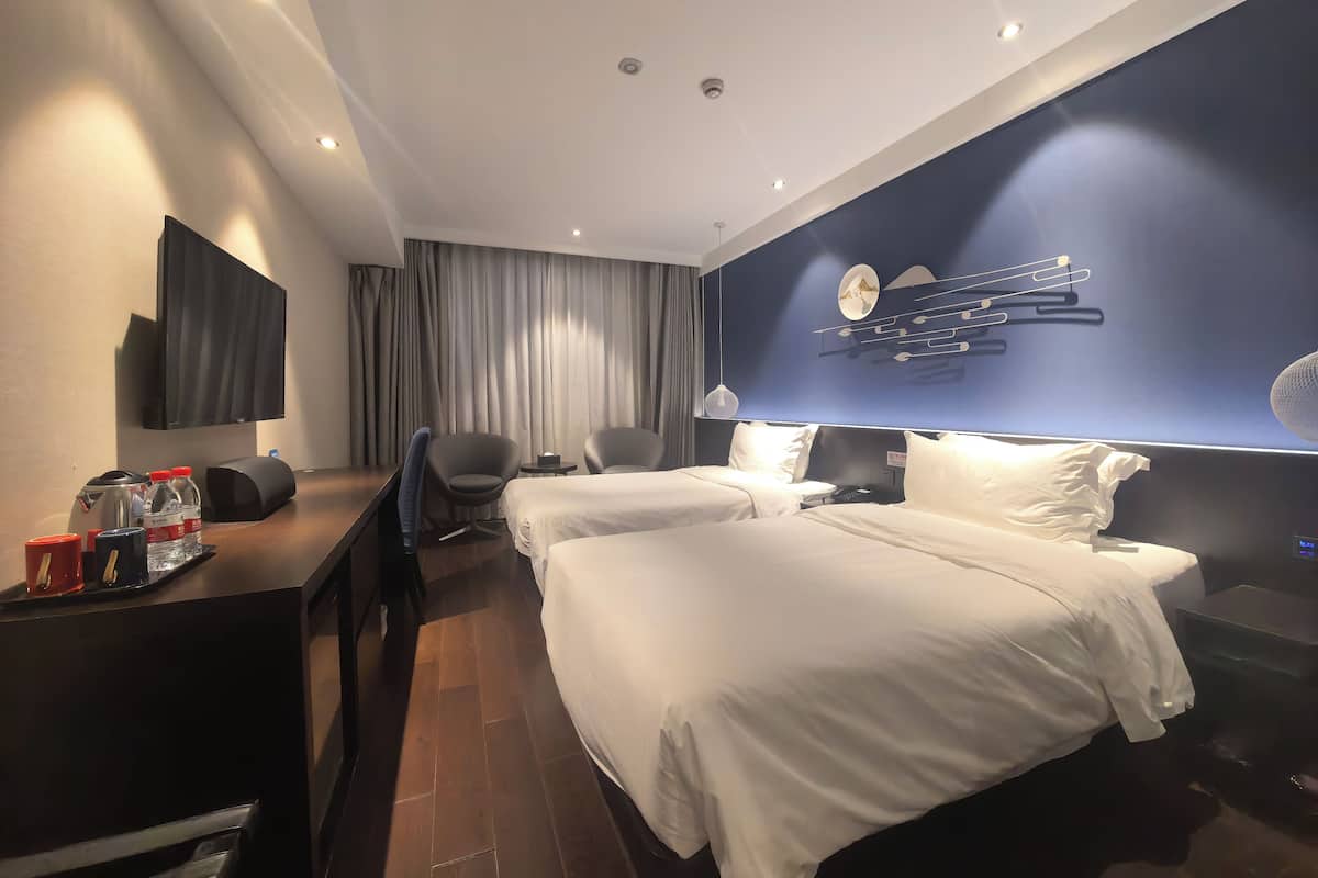 Business Twin Room | Premium bedding, down duvets, in-room safe, desk