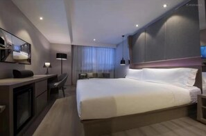 Luxury Double Room | Premium bedding, down duvets, minibar, in-room safe - JinglaiHotel Weining Road Subway Station (Shanghai)