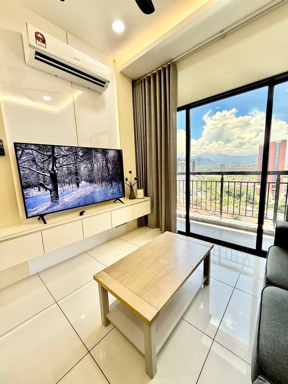 프리미어 아파트, 시내 전망 | 거실 공간