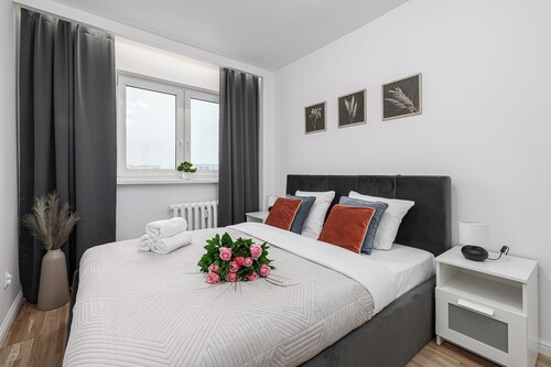 Lumina 3-room apartment with balcony