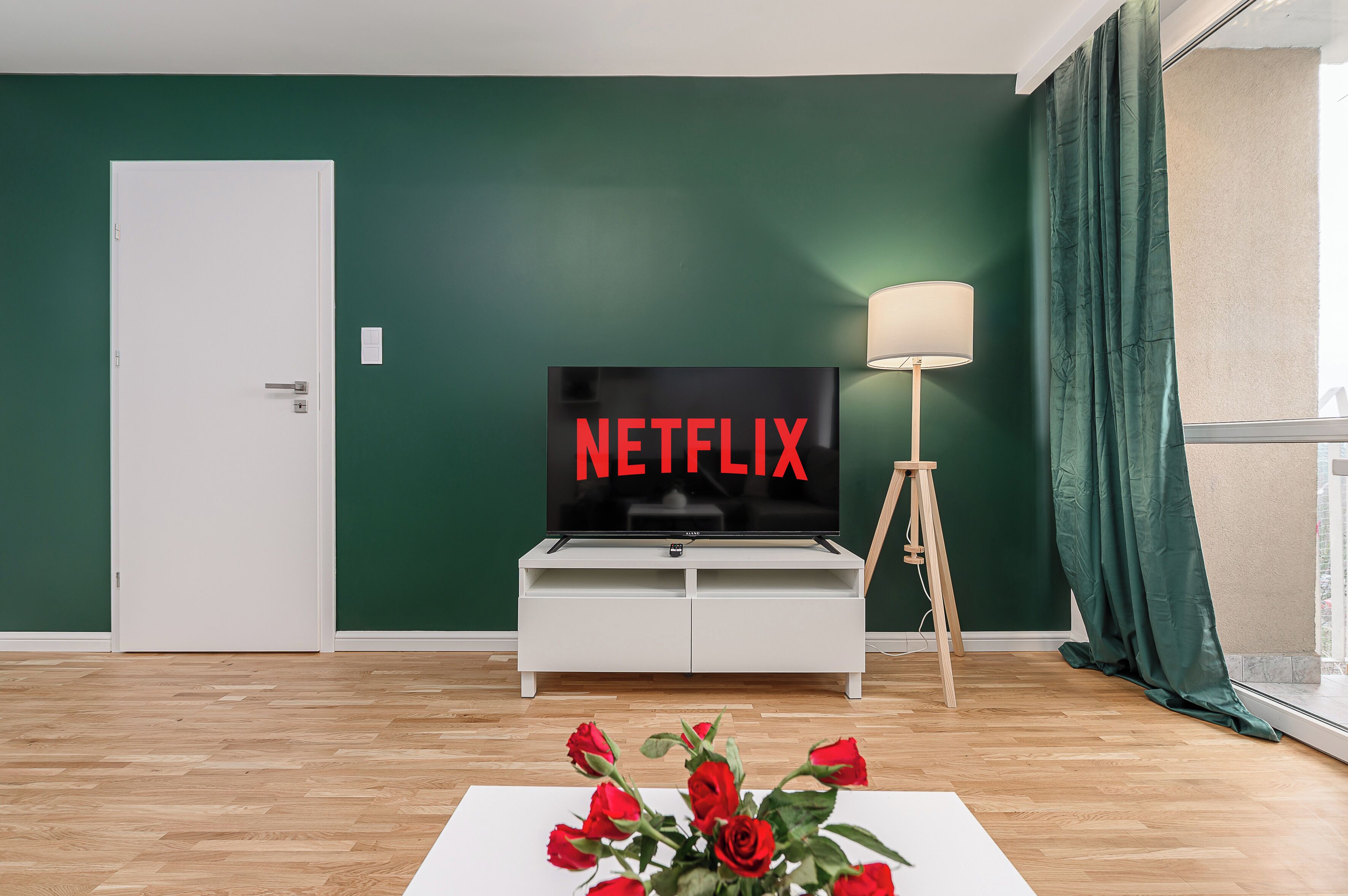 Comfort Apartment, Balcony, Courtyard View | Iron/ironing board, cribs/infant beds, free WiFi, bed sheets