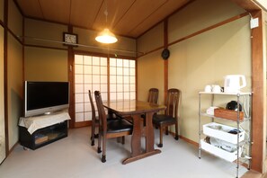 Living area - beach house Ishaya Ishayauminoie (Oita)