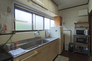 전자레인지, 조리 도구/접시/주방 기구