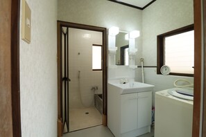Free toiletries, hair dryer, towels, soap - beach house Ishaya Ishayauminoie (Oita)