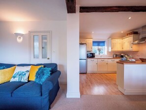 TV - Cosy Hope Cove Cottage just 1 minute walk from the beach (Hope Cove, Kingsbridge)