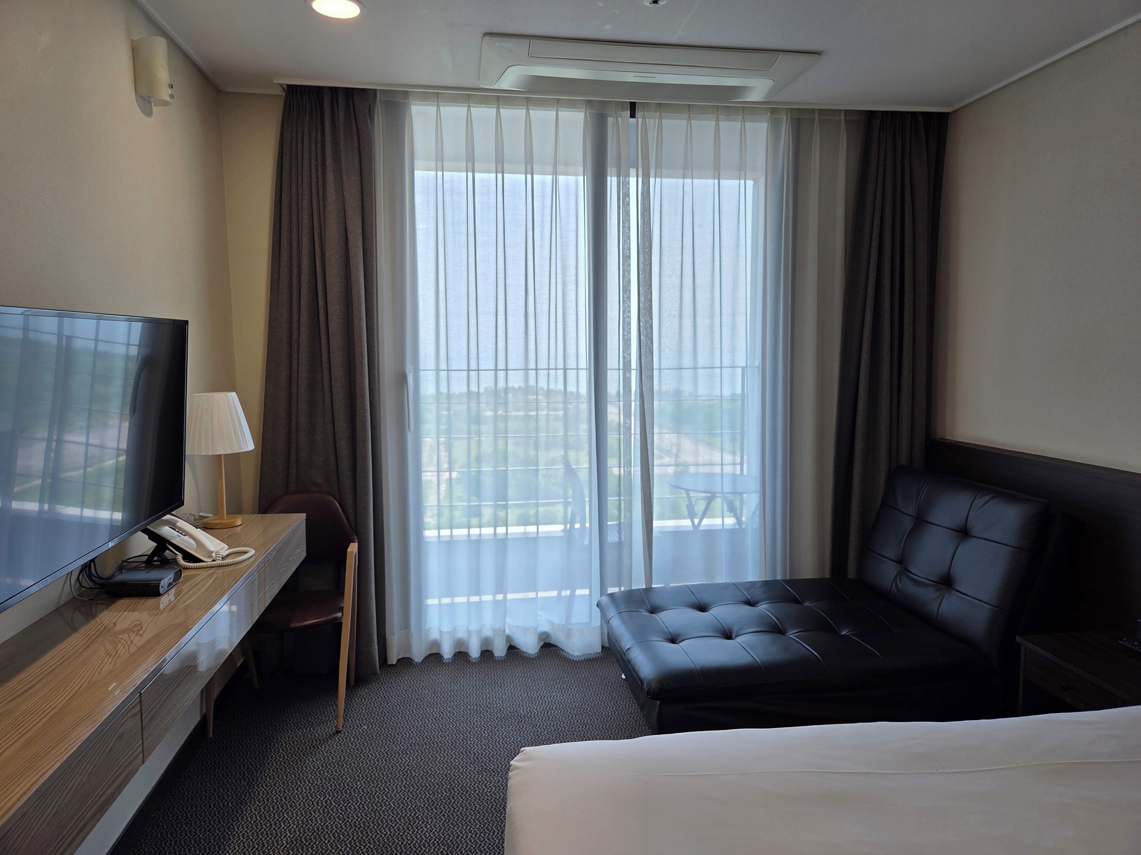 Habitación doble estándar, balcón, vista al mar | Wifi gratis 