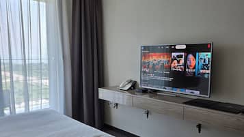 Familierom, balkong, sjøutsikt | Wi-fi (inkludert)