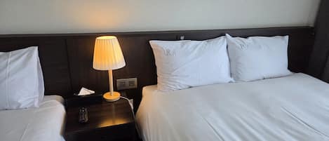 Chambre Familiale, balcon, vue ville