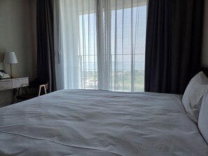 Double Room, Balcony, Sea View | Free WiFi - Riviera Hotel Yeongjong (Incheon)