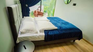 House | 4 bedrooms, individually furnished, bed sheets