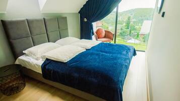 4 bedrooms, individually furnished, bed sheets