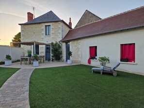 تناول الطعام بالخارج