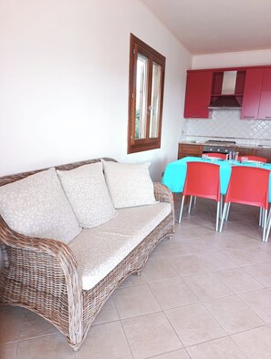 Interior - Villa Marta with 3 bedrooms 2 bathrooms, suitable for families or groups (Tertenia)