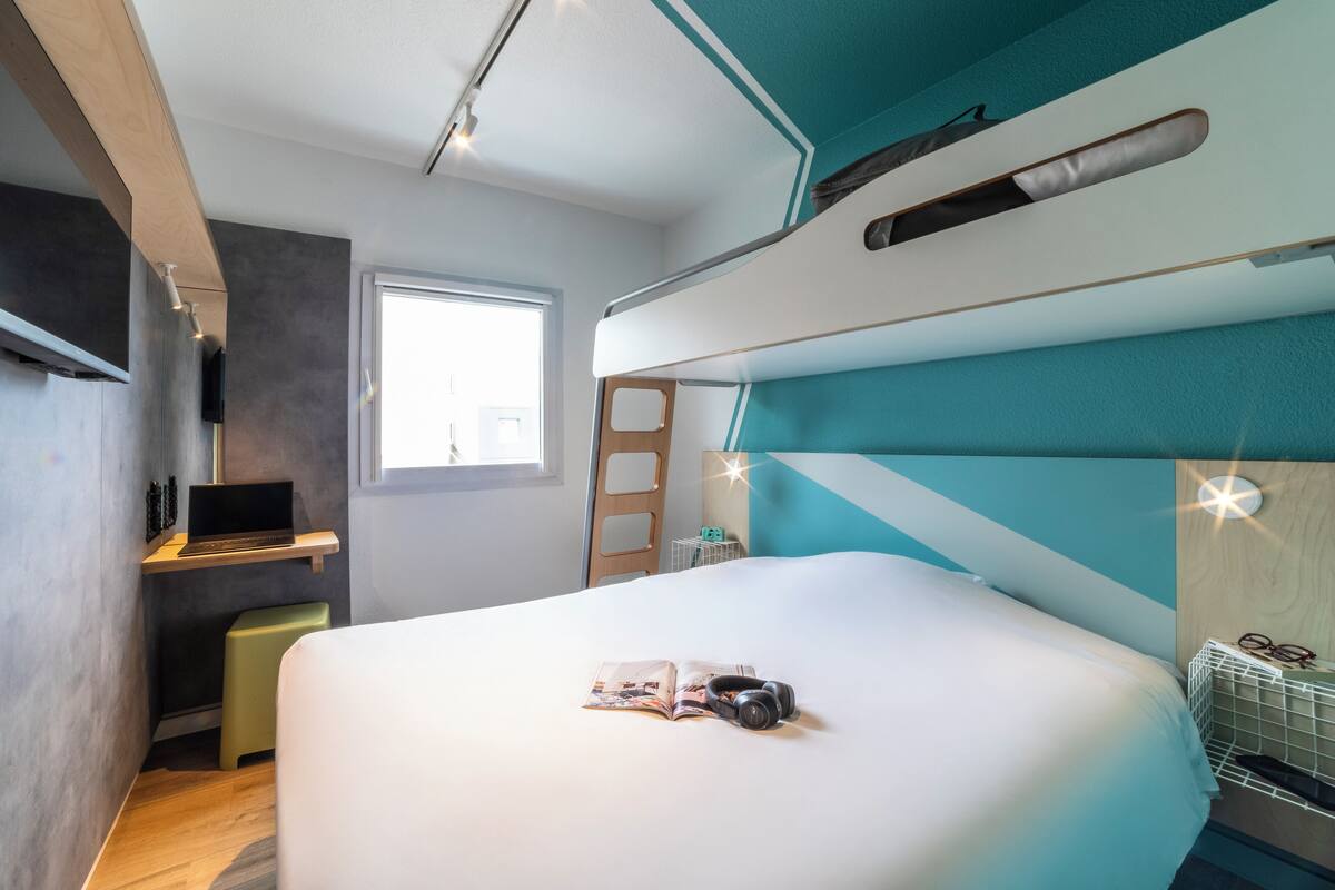 Standard Triple Room | Soundproofing, free WiFi, wheelchair access