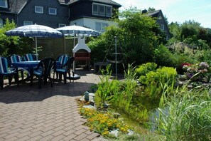 Outdoor dining - Holiday apartment with 2 bedrooms (Willingen-Usseln)