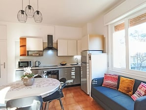 Microwave, oven, dishwasher - Beautiful apartment for 8 people with WIFI, TV and patio (Riva Del Garda)