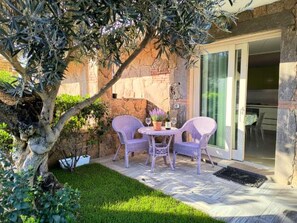 屋外ダイニングエリア