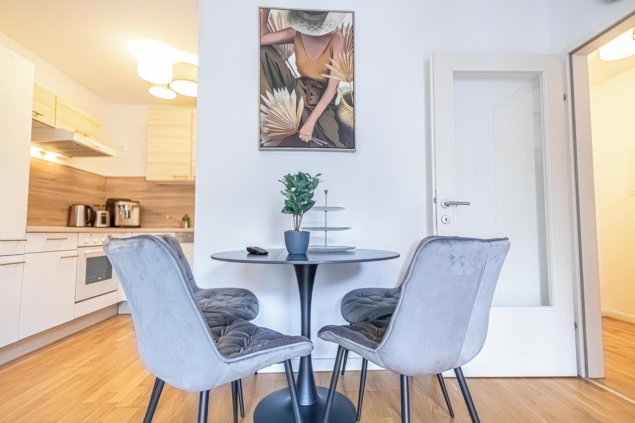 Basic Apartment | Living room