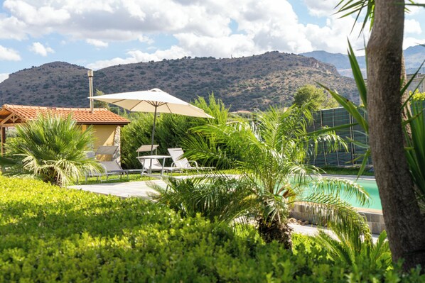 Pool - Villa Oasis of Peace, a true oasis nestled in a green corner. (Partinico)