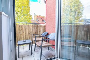 Basic Apartment | Balcony - Cozy 1BR 1LR Apartment Balcony City (Wien)