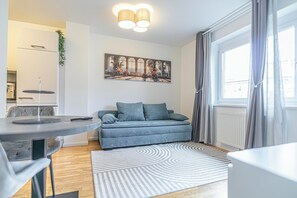 Basic Apartment | Living room - Cozy 1BR 1LR Apartment Balcony City (Vienna)