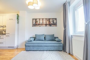 Basic Apartment | Exterior - Cozy 1BR 1LR Apartment Balcony City (Wien)