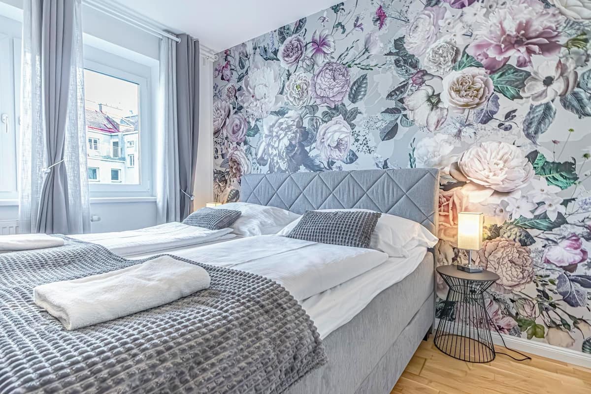 Basic Apartment | Iron/ironing board, free WiFi