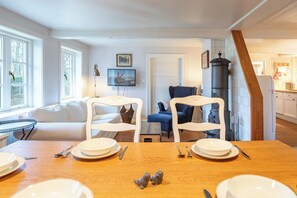 Dining - Vacation home "Lüttje Huus 1875" in Struckum for up to 5 people (Struckum)