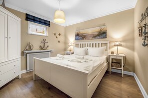 2 bedrooms, iron/ironing board, free WiFi - Cozy 3-room vacation apartment on approx. 80 m² for 4 persons. (Wenningstedt-Braderup (Sylt))