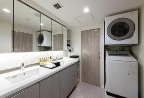 Slippers - ENT TERRACE GINZA PREMIUM (Tokyo)