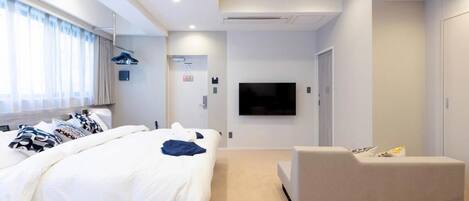 Safe på rommet, strykejern/-brett og wi-fi (inkludert)