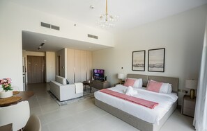 Bügeleisen/Bügelbrett, WLAN, Bettwäsche