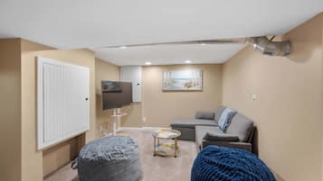 Huis, Meerdere bedden, keuken, uitzicht op tuin (Tusculum Hilltop Haven) | Woonruimte