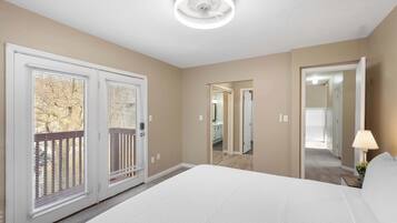 Ferienhaus, Mehrere Betten, Küche, Gartenblick (Tusculum Hilltop Haven) | 3 Schlafzimmer, individuell dekoriert, individuell eingerichtet