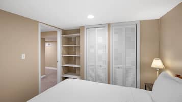 House, Multiple Beds, Kitchen, Garden View (Tusculum Hilltop Haven) | 3 bedrooms, individually decorated, individually furnished, desk