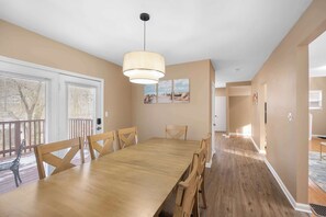 Casa, varias camas, cocina, vistas al jardín (Tusculum Hilltop Haven) | Restauración