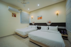 Luxury Suite | Soundproofing, iron/ironing board, free WiFi - Hotel Shyam Dwar (Khatoo)