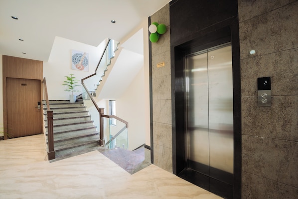 Elevator - Hotel Shyam Dwar (Khatoo)