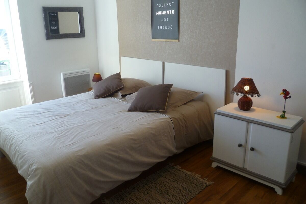 Fer et planche à repasser, literie fournie